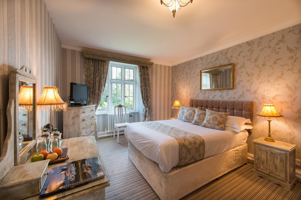 Maenan Abbey Hotel Лланруст Экстерьер фото