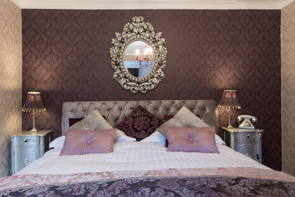 Maenan Abbey Hotel Лланруст Экстерьер фото