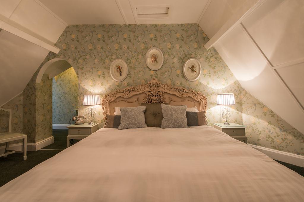 Maenan Abbey Hotel Лланруст Экстерьер фото