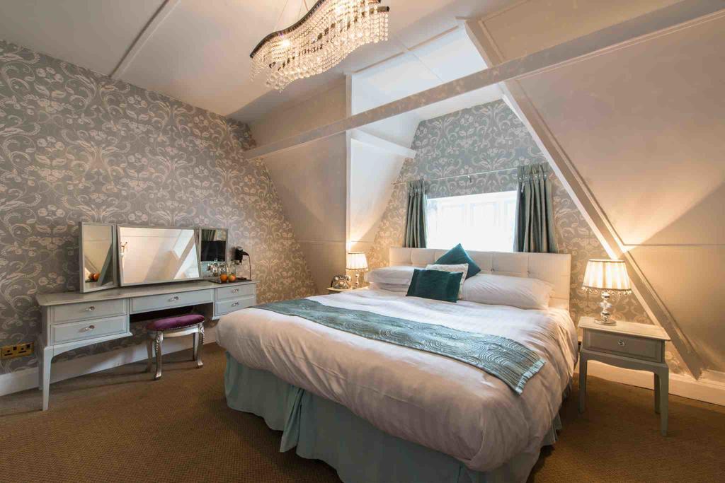 Maenan Abbey Hotel Лланруст Экстерьер фото