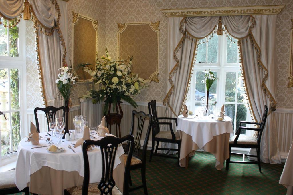 Maenan Abbey Hotel Лланруст Экстерьер фото
